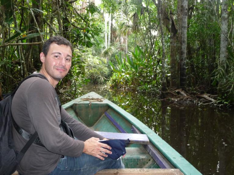 Navigant sur l'Amazone