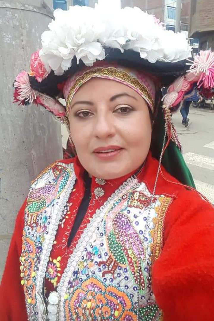 Lourdes Loayza guides de tourisme francophone officielle a Arequipa